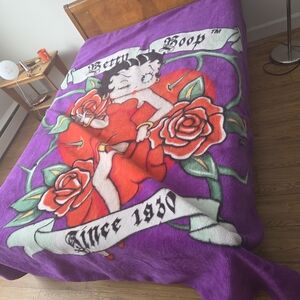 Queen Size ~ Betty Boop Blanket Luxury Plush Throw ~ Hearts & Roses 7' x 8'